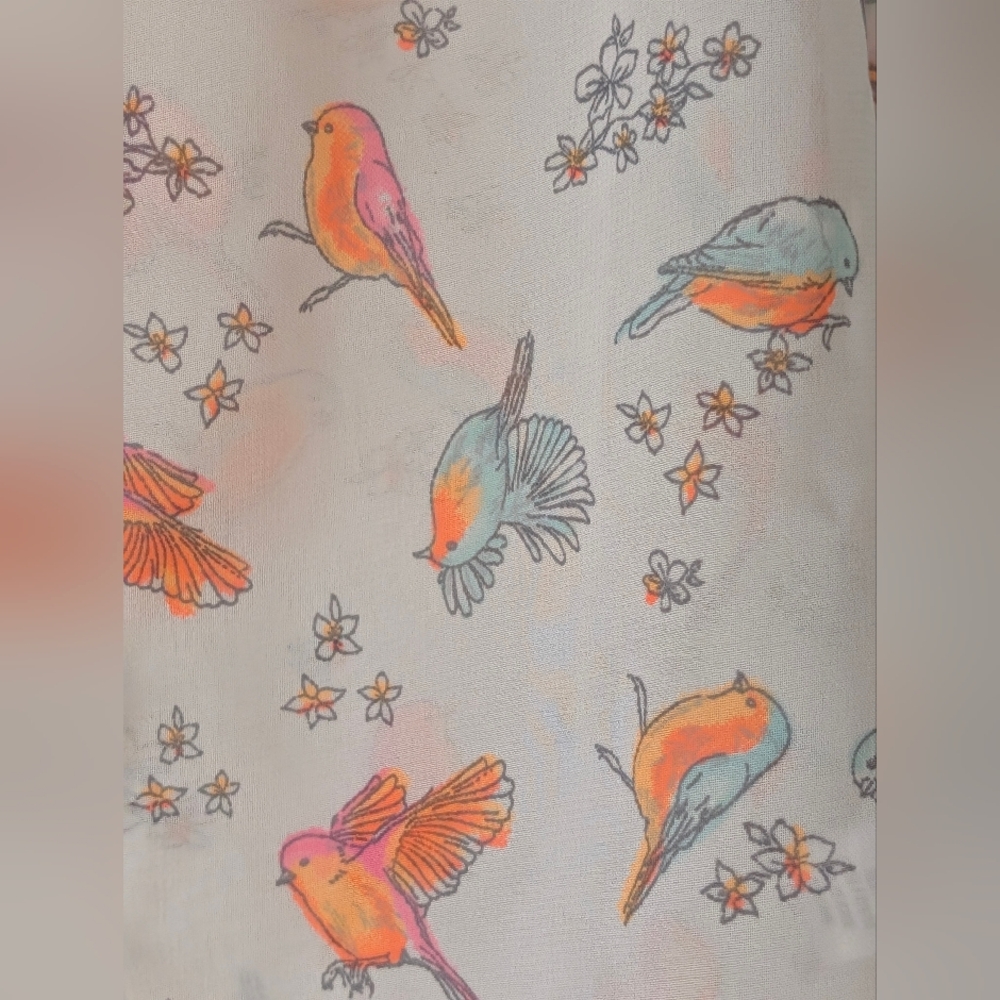 💥SALE💥Charlotte Russe White Sleeveless Blouse w/Tropical Bird Print - Picture 2 of 4